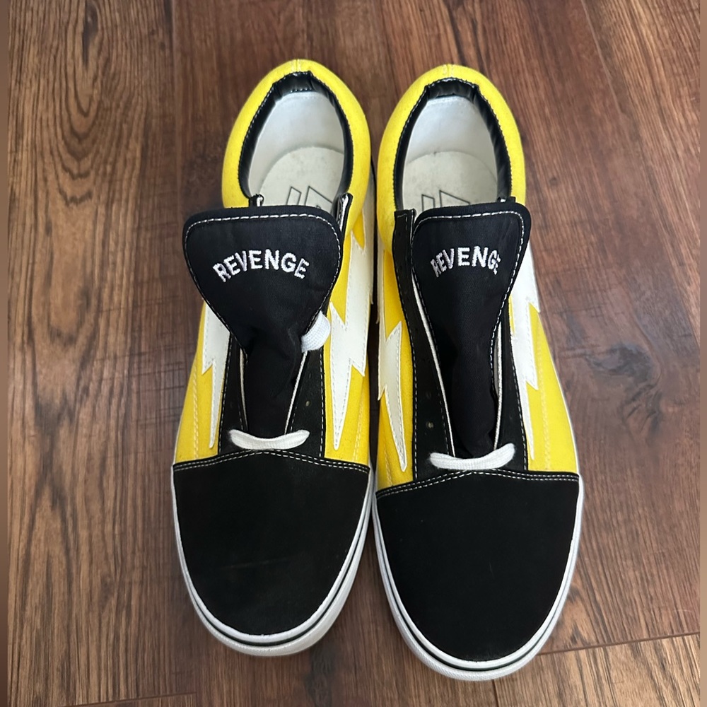Revenge Storm, Yellow/Black, Size 14, BRAND NEW